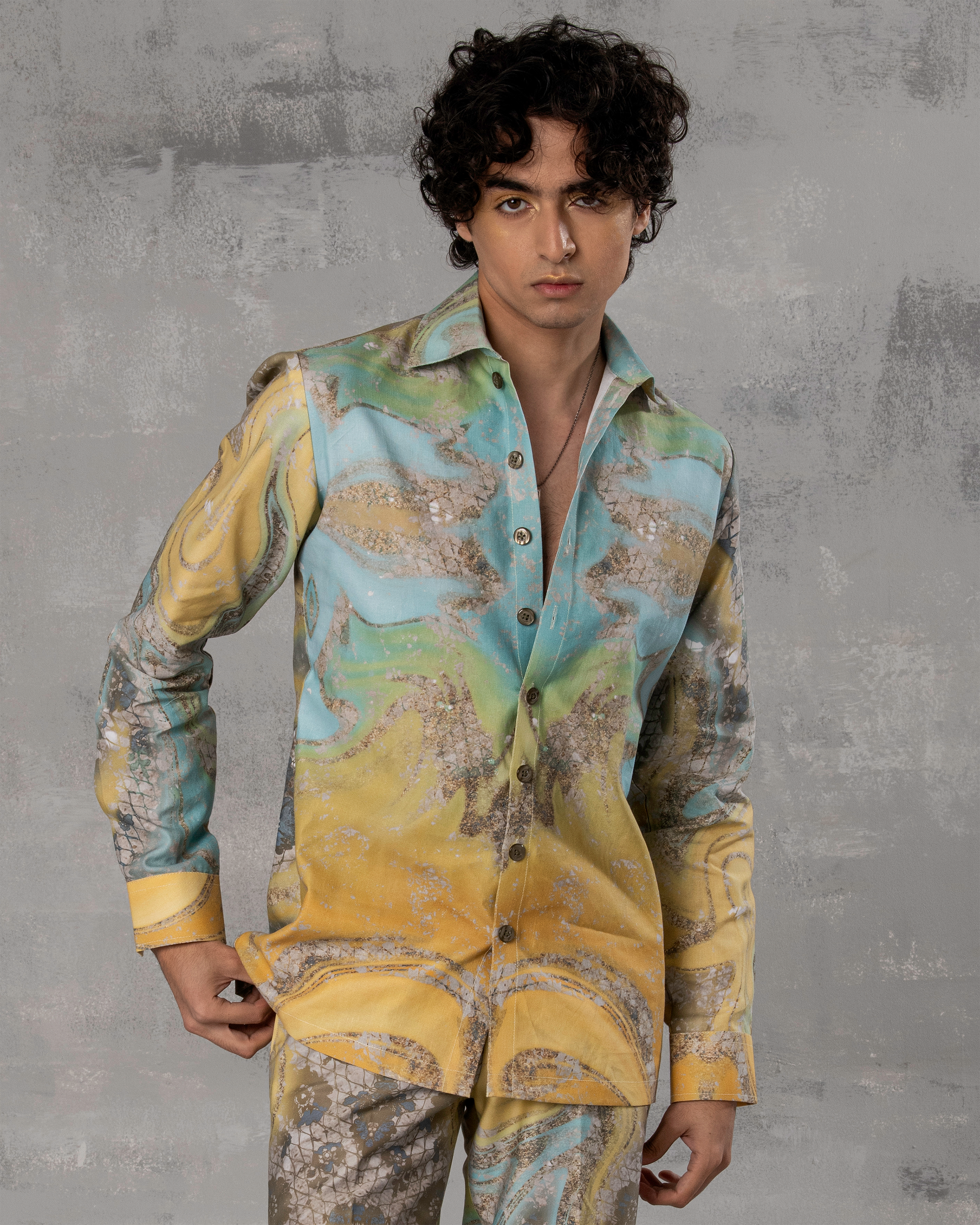 Kamsyā Shirt