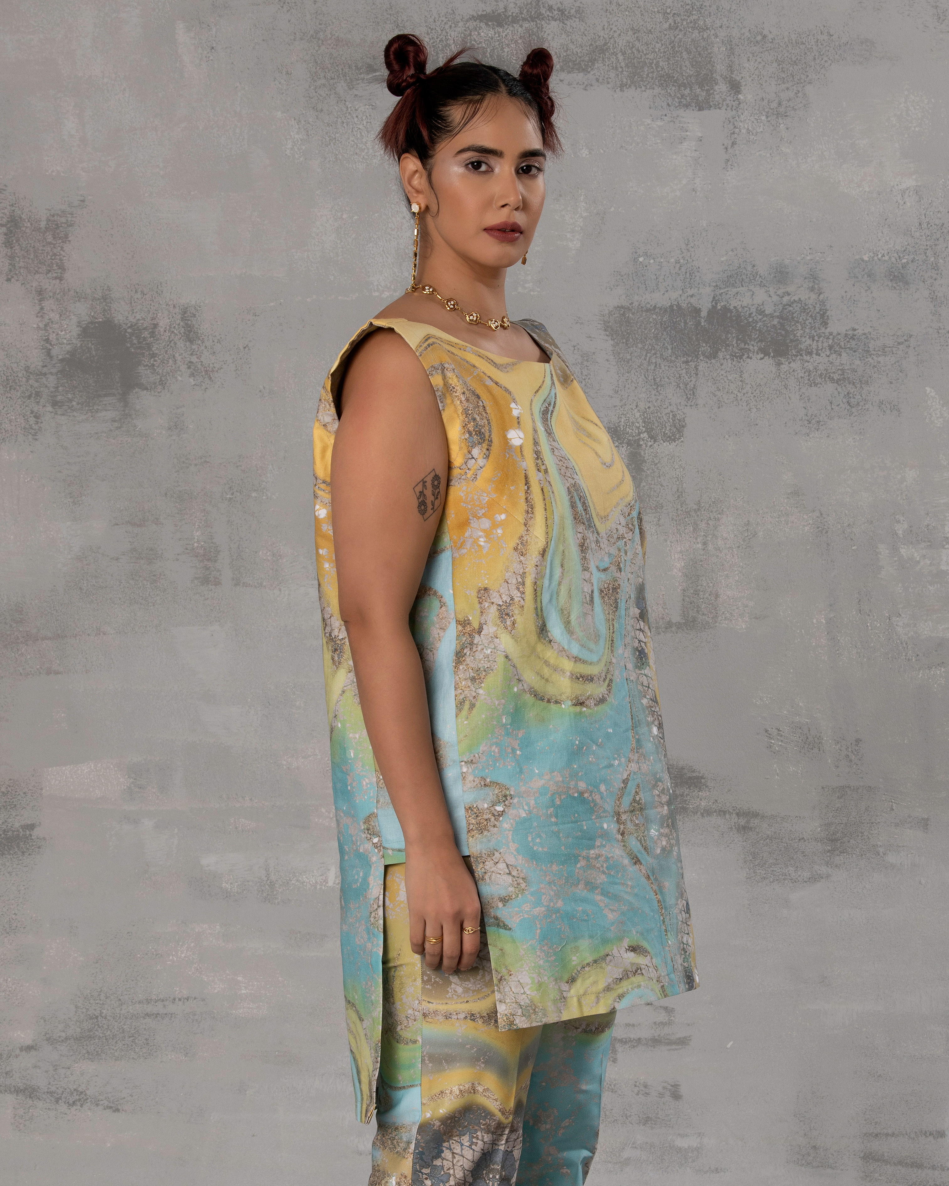 Kamsyā Sleeveless Top