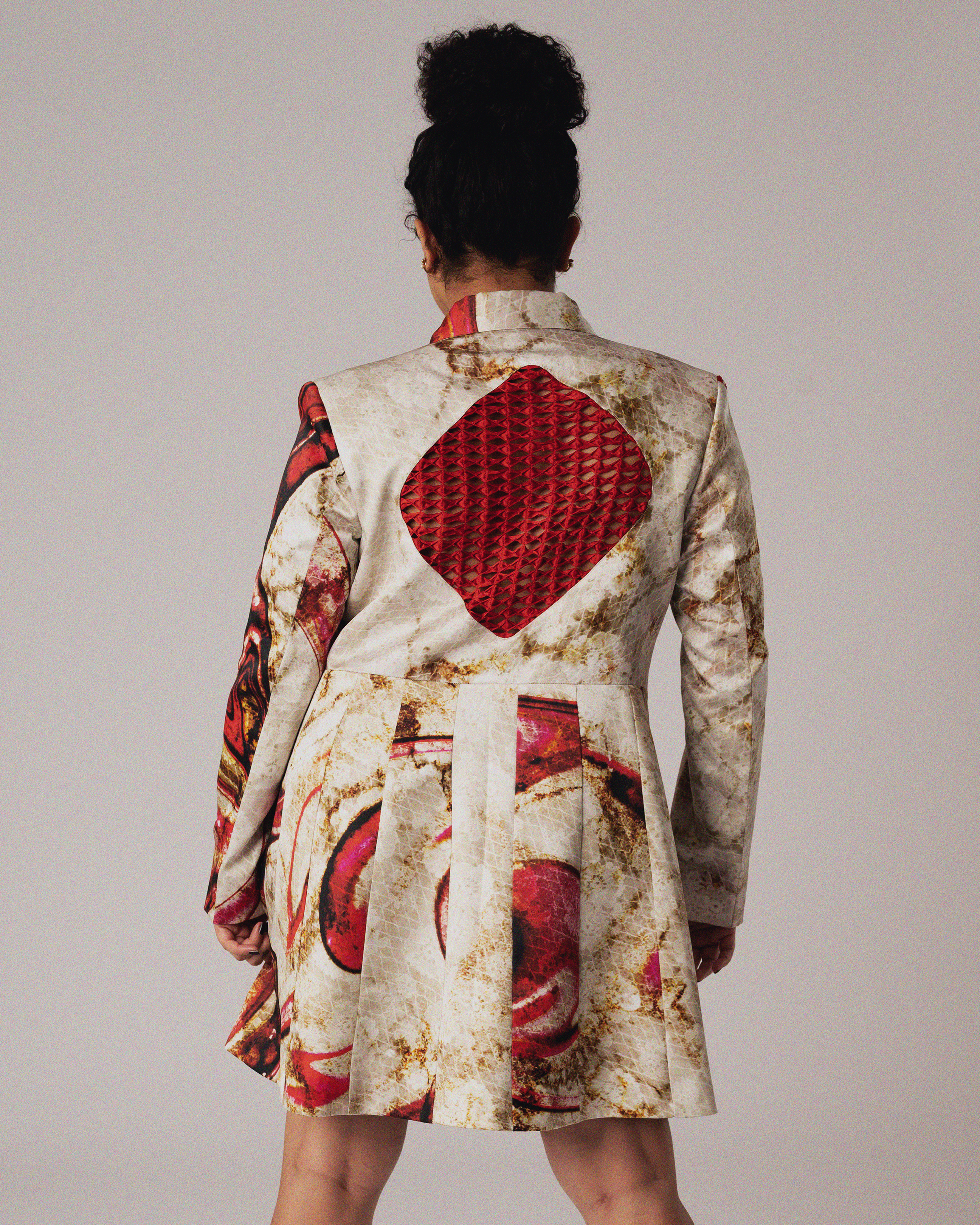 Karvarā Short Coat
