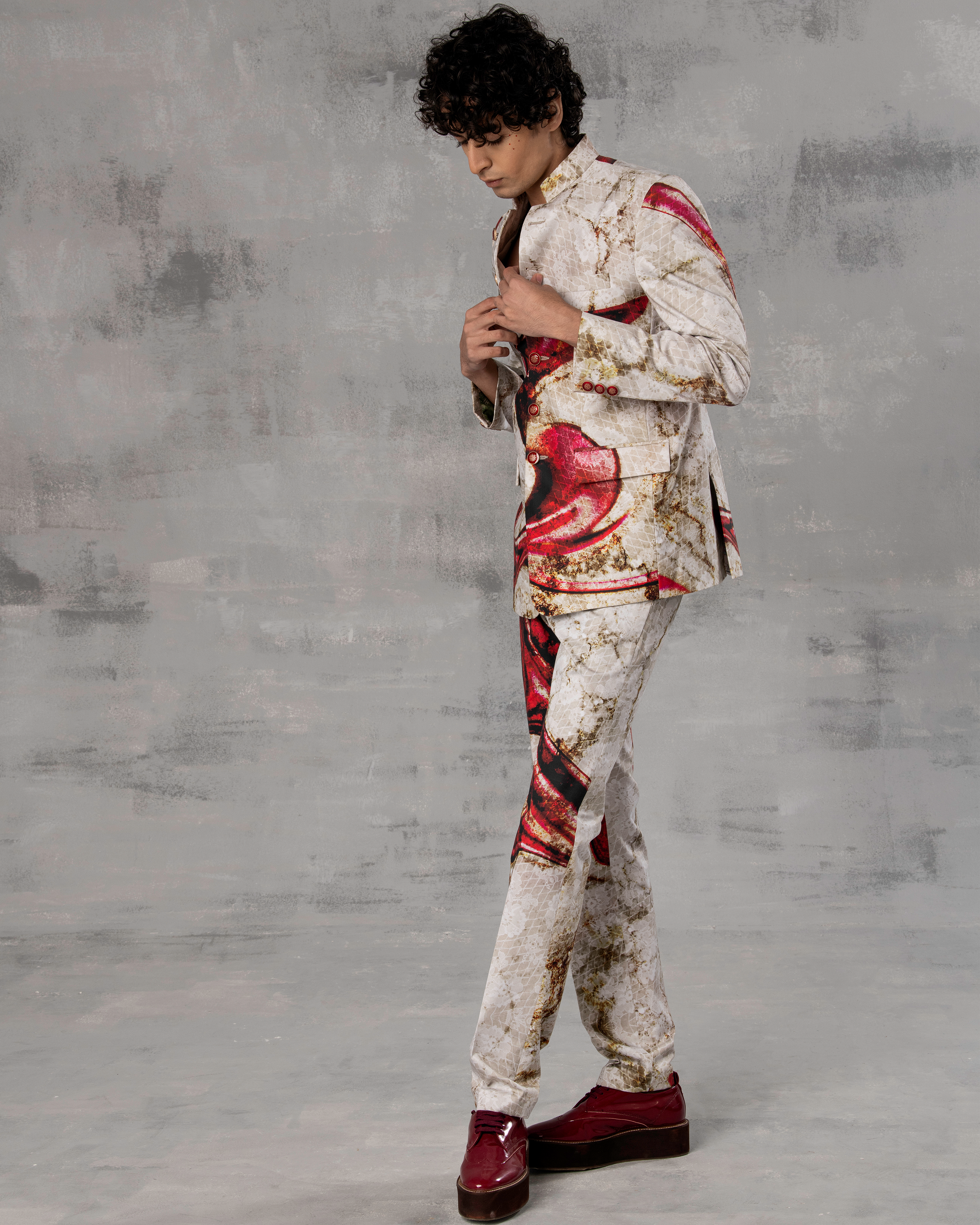 Karvarā Straight Fit Trousers
