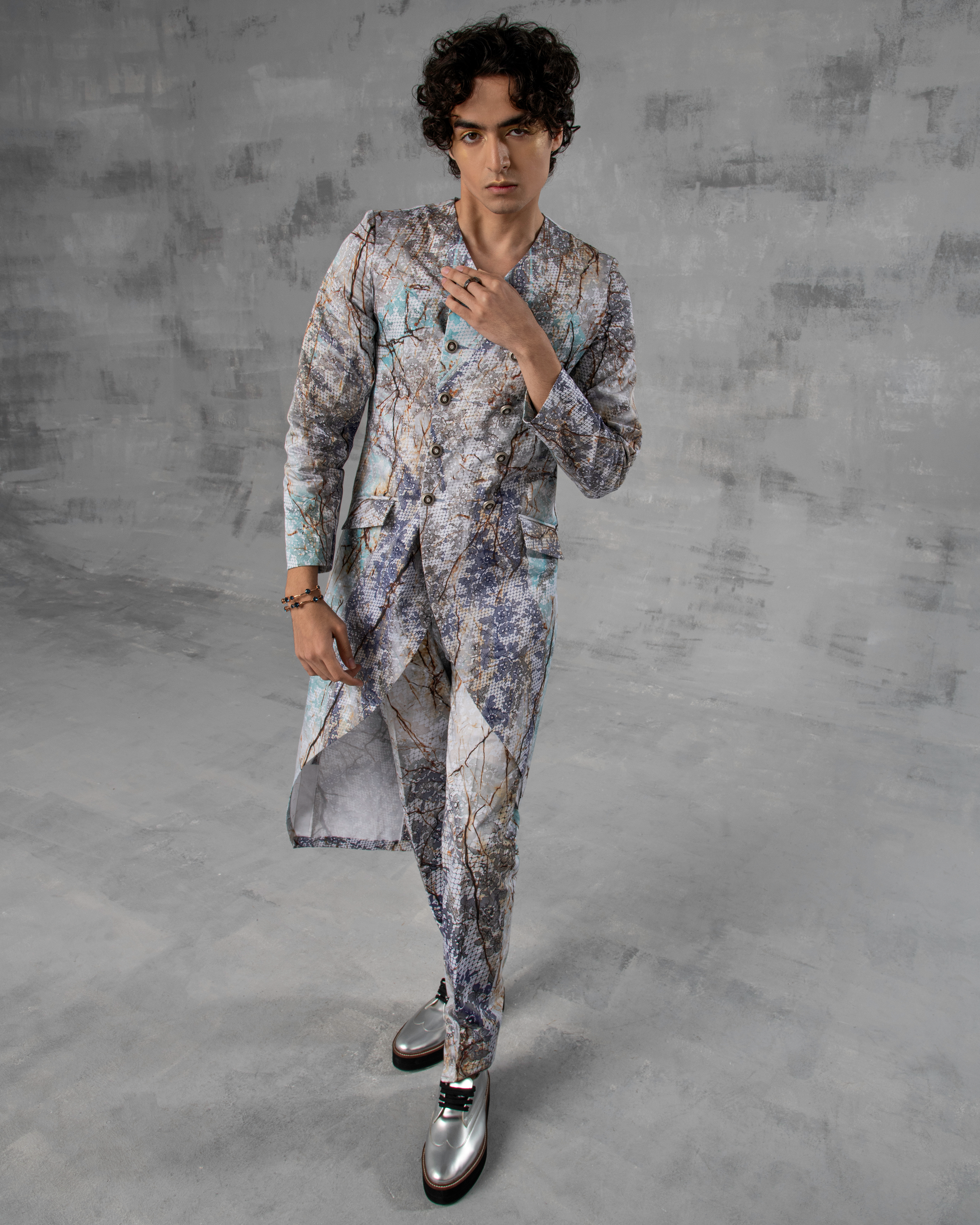 Vartakā Straight Fit Trousers