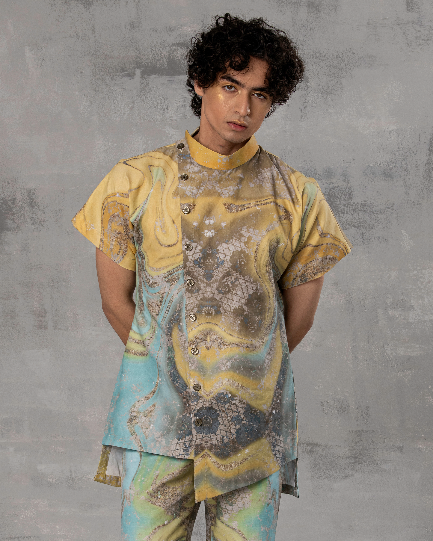 Kamsyā Mock Collar Shirt