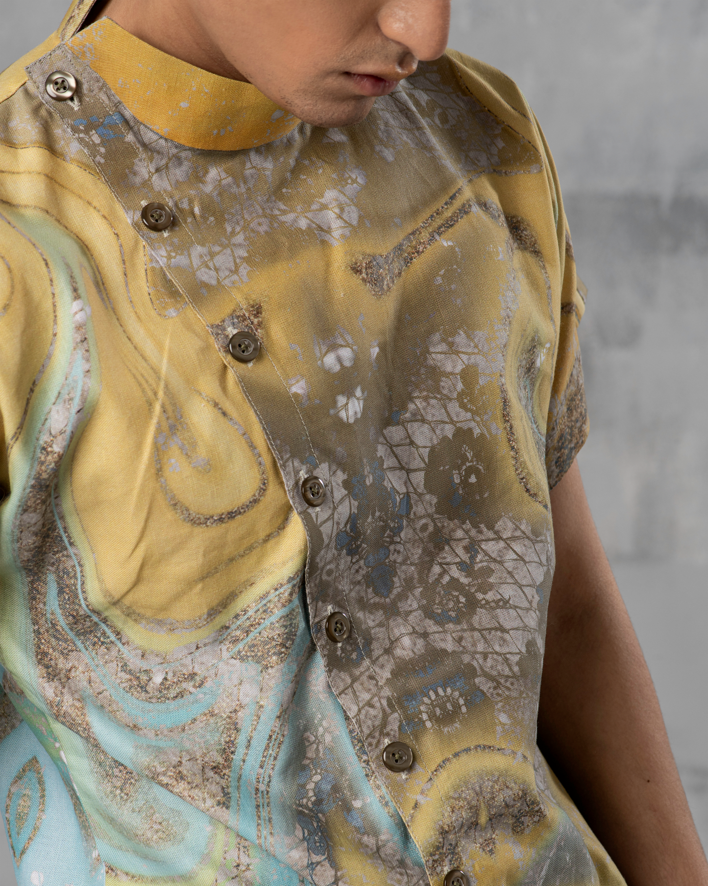 Kamsyā Mock Collar Shirt