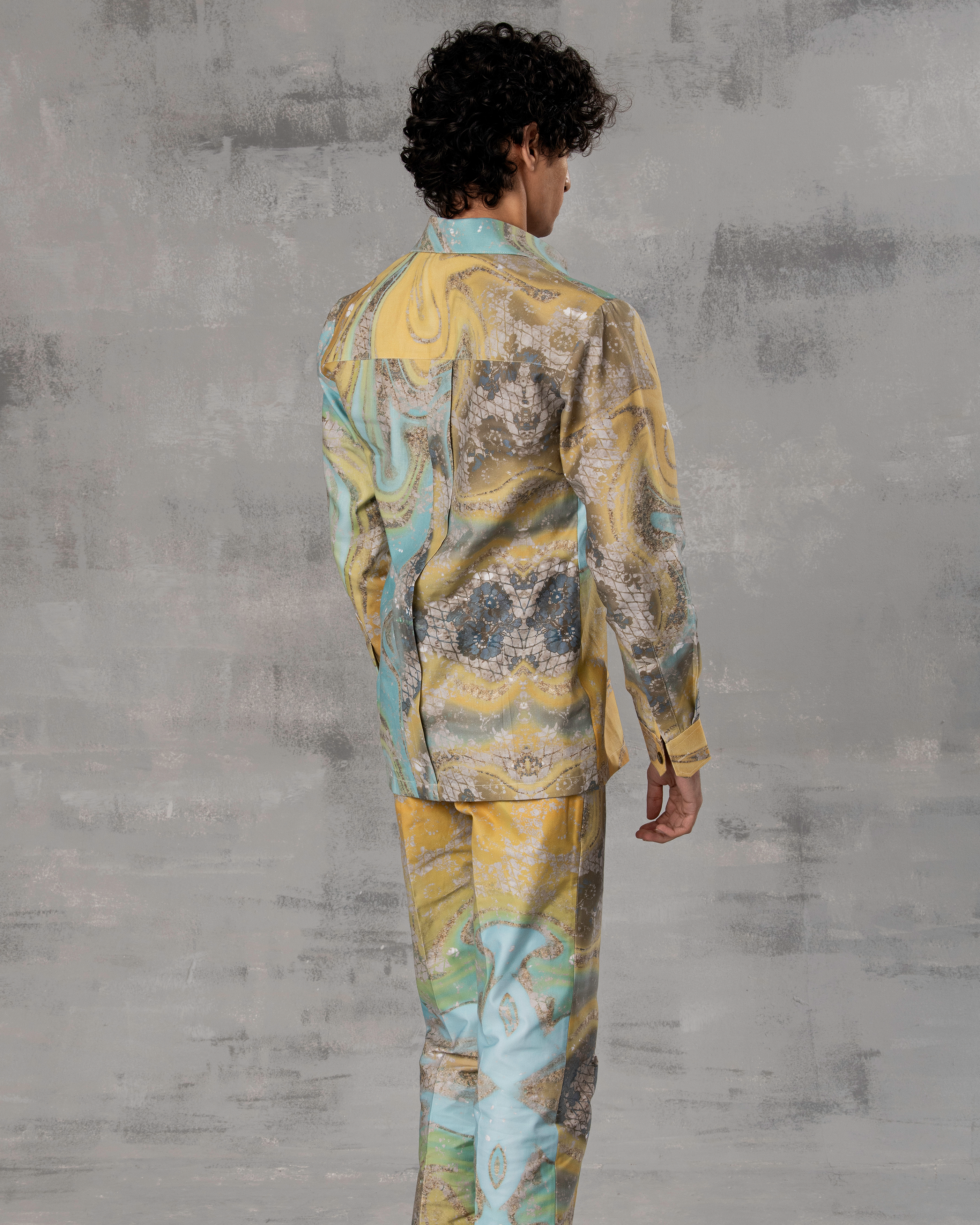 Kamsyā Shirt